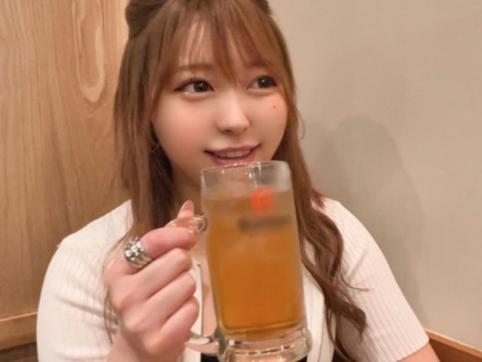 【幼馴染×素人】久しぶりに会った同級生とお酒を飲んだ勢いでエッチな展開に！？きれいなパイパンまんこに最後は中出しｗ