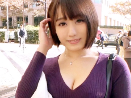 【潮吹き】ショートカットで清楚な女の子が乱れる！敏感マンコをぐちょぐちょかき回され潮吹き！