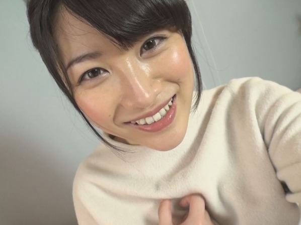 【オナニー】大人の玩具を使うお姉さんたち♡チンポのようにディルドを舐めた後激しく腰を上下に振って騎乗位！