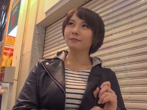 【巨乳】エッチな巨乳おっぱいのお姉さんがパイズリご奉仕！ビンビンの肉棒でおマンコ突かれ感じちゃう！