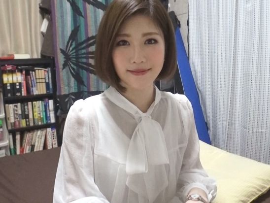 【美人美容部員ドM】空港で働く清楚な美人美容部員がマゾであることを暴露して攻めてもらいウットリ♡