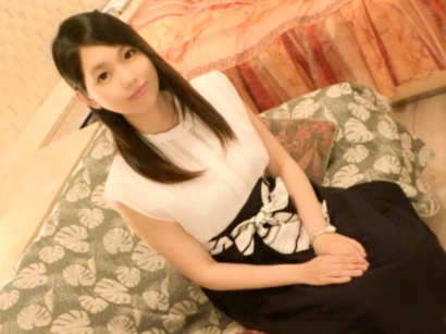 【素人×貧乳】黒髪ロングの清楚系女子は実はチンチンに興味深々？ハタチのうら若きボディを堪能しちゃおう！