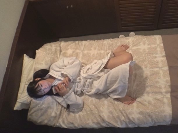 【素人】JDってさ女としては一番エロいってのは周知の事実！ちょっと覗いてみたらホラ自分でヤラしい事始めちゃったみたい！