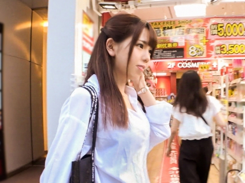 【素人】基本素っ気ない態度な塩対応女子はセックスはいくら激しく何度も突かれようとも男のヤリたい放題でしたｗｗｗ