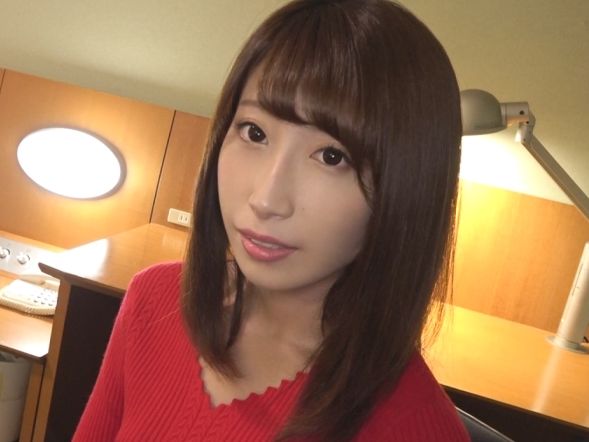 【素人】二十歳には見えない落ち着いた感じの美女さん！まぁ良くある話でこういう女がセックスになると結構激しかったりして！