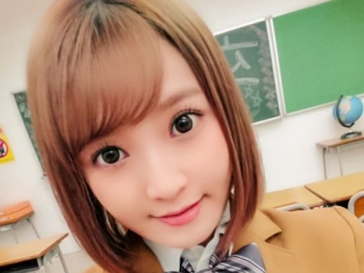 ＜制服女子＞19歳の美少女が教室で立ちバックSEX!!Hのお勉強は大好きみたいな根っからのヤリマン感最高♪