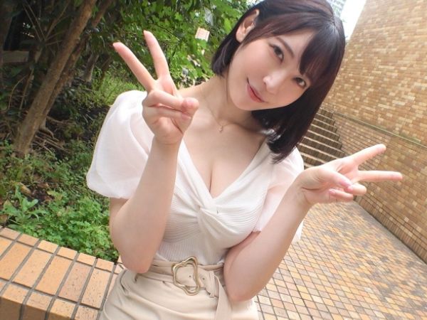 【素人】マジで顔面と体が最高すぎるGカップ巨乳美女！ぬるぬるのメス穴を手マンで責めてチンコ挿入！
