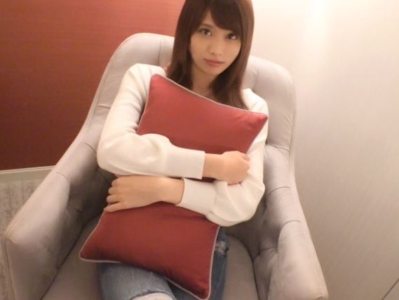 【素人】スラッとした美人さんです！二十歳でご職業はヘアデザイナー！エロい女が多い職業ですから彼女もハズレなしの淫乱さ！