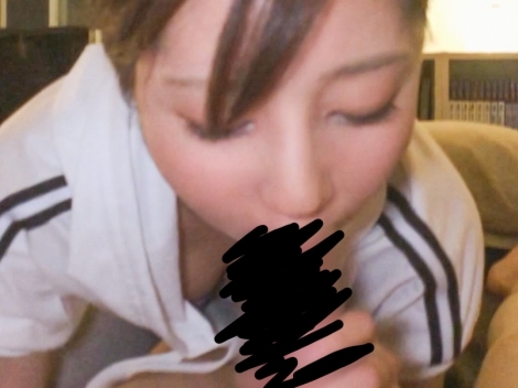 【素人】ノリが良すぎて即セックスさせてくれるJD♡手コキ＆フェラのご奉仕からオナニーで濡れた膣穴に生挿入♡