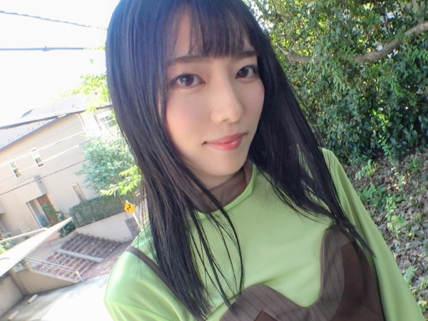 【素人】低身長で貧乳スレンダーなロリ体型♡保険会社勤務の美女が肉棒を生ハメして騎乗位で尻を振る♡