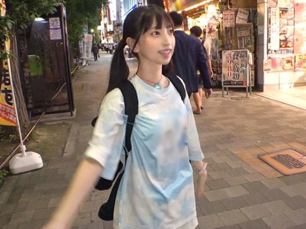 【秋葉原敏感美女】ち○ぽを美味しそうに咥えて一生懸命奉仕！小さい体にデカ○ンを挿入するとキツキツま○こがギュウギュウ！