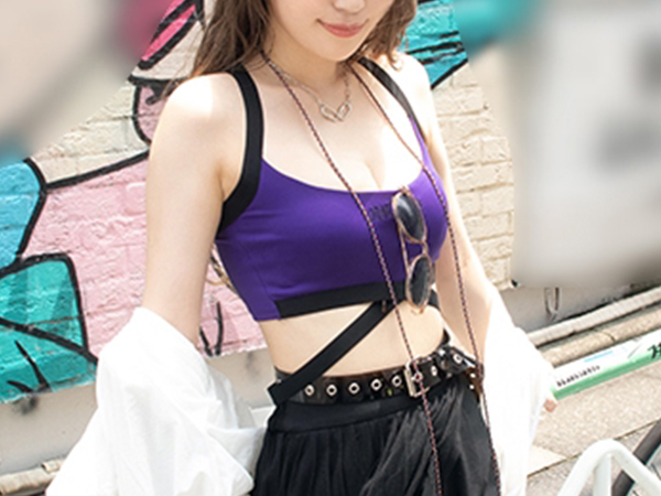【巨乳×ギャル】色白美人でスタイル抜群なギャルと3Pセックス！手マンで潮吹きイキさせて生挿入で顔面射精！