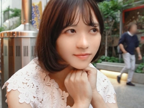 【バック】清楚でキュートなお顔の女の子のマンコに電マを当てながらバイブ挿入！綺麗なカラダを後ろからピストン！