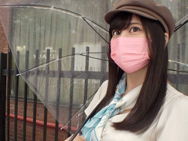 【素人ナンパ】性感帯はまさかの膝？敏感過ぎる身体を責められて感じちゃうパイパン女子がエロすぎる！