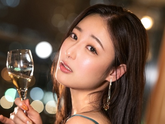 【松岡すず】神女優のイラマチオ＆口内発射！激しく正常位セックスで突いたら生々しい色気のあるえちえち反応が…！