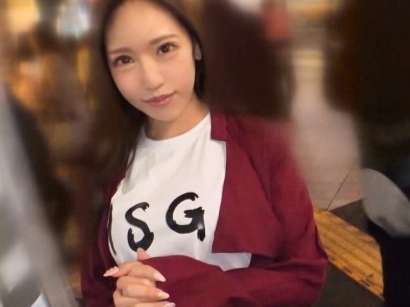 【素人】繁華街でナンパした真っ赤なコートを着たオシャレな女性との濃厚セックスが最高でした！！！