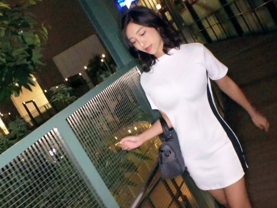 【24歳痴女パイズリ】お胸で挟むのが上手いパパ活系オンナ！鍛えたそのテクで肉棒を立たせるっ…！！