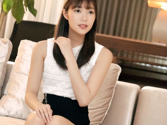 【素人】美顔スレンダーなゴルフ講師との羨ましい交尾…クンニ＆乳首舐めからフル勃起チンポでピストン…♡