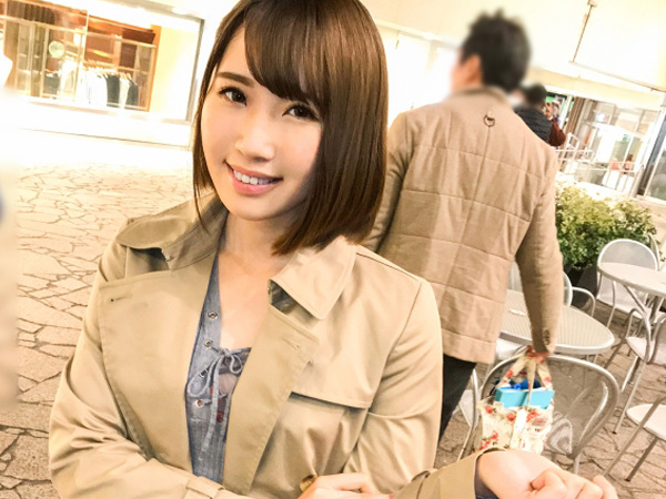 【素人ナンパ】『久しぶりで感度MAX…』ツルツルま○こに一撃挿入！セックス飢えたウブ娘が、我慢できずに腰振りまくり＆喘ぎまくるエロすぎる反応！♡