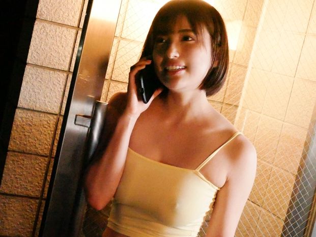 【無防備なG乳JDを襲う】「やめて…でも気持ちいい…」ノーブラでぷるるん美乳を揺らす女子大生を部屋に押し込み、ムチムチボディを好き放題に触りまくり！敏感な乳首を責め立て、生で激しく突いて快楽の虜に♡