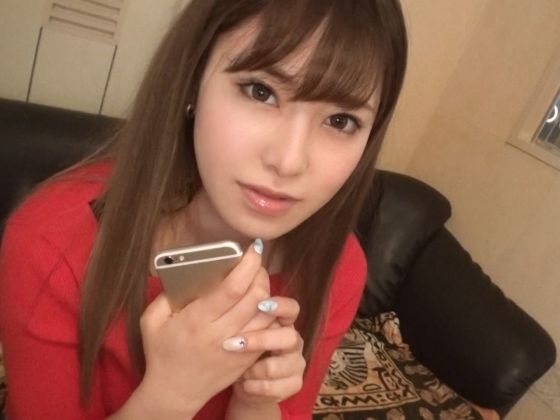 【スレンダーギャルの初AV】『イっちゃう…！』大人びた雰囲気のEカップ激カワギャルが、おまんこ丸出しでクンニ＆手マン責めに絶頂！敏感ボディがビクビク反応しちゃう、初撮りエロ動画！♡