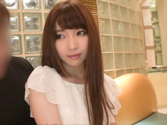 【黒髪清楚系美女のギャップ】男性経験少なめな大人しい黒髪美女、ベッドの上では大胆に!自分から腰を振り、チンポを出し入れする姿は想像以上のエロさ!清楚な見た目とのギャップに興奮間違いなし!w