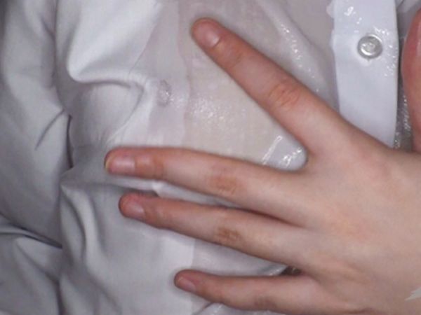 【19歳社会人の本性】仕事を忘れて淫乱モード全開！ぬるぬるエロプレイで大胆に変身♡若さ溢れる美ボディを激しく責められ、仕事中の真面目な顔はどこへ？最高のエロさで乱れまくる！