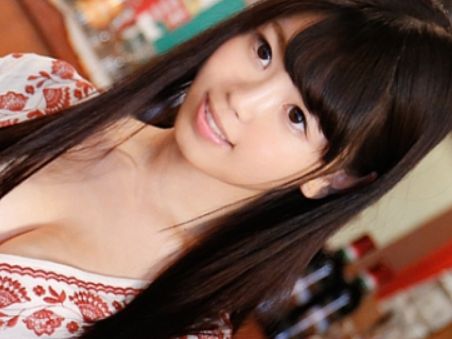 【噂の看板娘を口説き落とす】『えっ…お店でこんなこと…』素人娘が店内でまさかのセックス！チンポをずぼずぼマンコに突っ込まれ、看板娘の可愛い顔がエロい喘ぎ声で崩壊！！