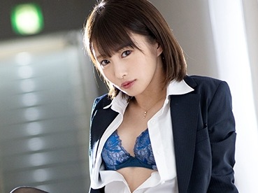 【射精管理】関西弁の童顔執行官が容赦ない！スレンダーボディで男を誘惑し、中出しで精子を搾り尽くした後に、フェラでさらに追い討ち♡チンポが悲鳴を上げるまで責めまくる！