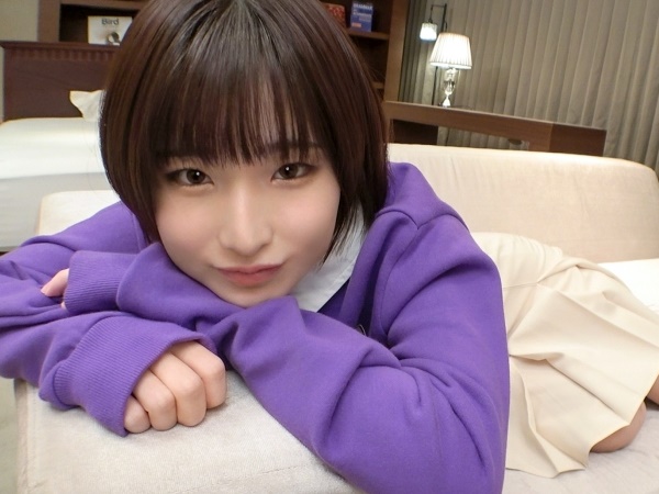 【小動物系美少女の初々しい喘ぎ】『壊れちゃう…��も気持ちいい…』色白ボディを震わせながら何度もピストンされ、オマンコが壊れそうなほど感じまくる！♡