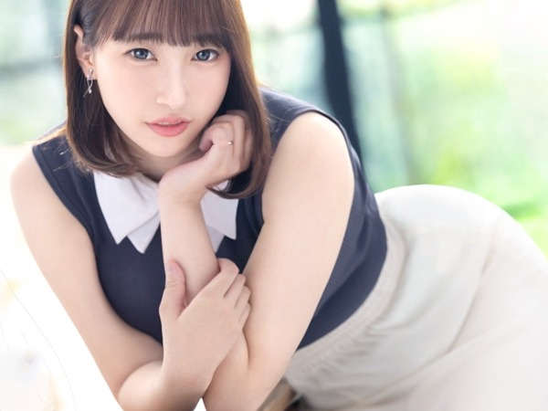 【旦那公認のむっちり人妻】Eカップ美巨乳奥様がAVデビュー！旦那の許可を得て他人棒をオマンコに迎え入れ、人妻の色気全開で感じまくる♥︎