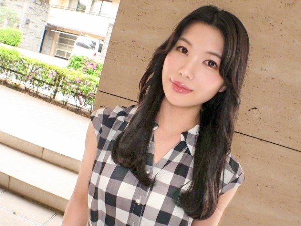 【非現実SEX】『こんなの初めて…！』細身で美ボディのパイパンお姉さんがAVで本気のセックス体験！立ちバックで激しく突かれ、つま先立ちで感じまくる！♡