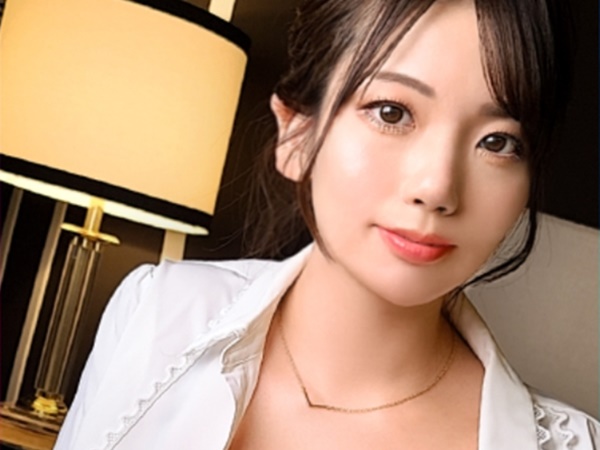 【仕事終わり即ホテル直行】移動中からムラムラ全開！激カワ受付嬢が恥じらいながら「チンポしゃぶりたい」と宣言♡車内でフェラチオ開始、ホテルでは本能むき出しのエロモード全開！