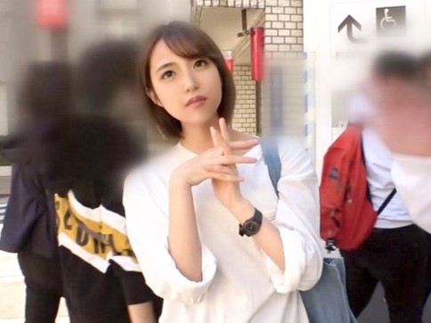 【キュートな美少女の淫乱覚醒】ショートカットが似合う美少女が、おマンコを激しくかき回され、ビクビク痙攣！チ○ポをペロペロ舐め回し、じゅぽじゅぽしゃぶる濃厚フェラでご奉仕！可愛い顔してエッチなことが大好き♡