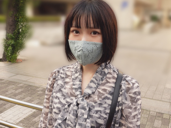 【隠れドM女子発覚！】クールな顔してセックス大好き♥首締めプレイでマンコキュッキュッ！敏感反応が可愛すぎる素人娘♡