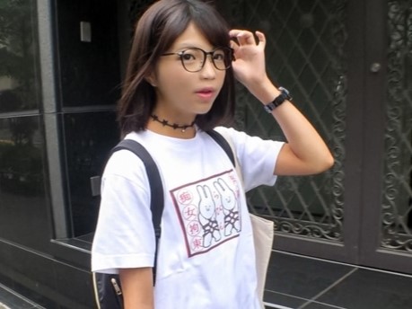 【メガネっ娘の敏感ビクビク】ウブな見た目と裏腹に…電マ責めでマンコがビショ濡れ！メガネ女子の隠れたエロさに興奮MAX！！