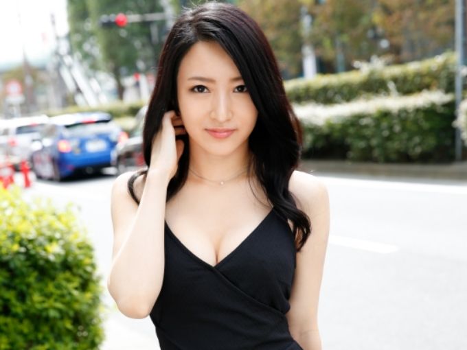 【美乳素人】ガルバの女にインタビューの体で接近！話は徐々にエロくなりエスカレート！遂には良い女の身体いただいちゃった！