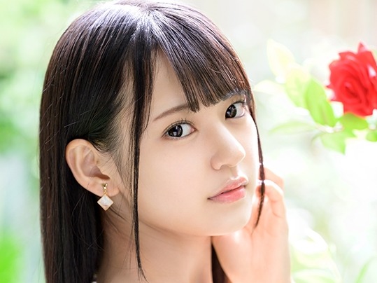 【スレンダー美少女のザーメンまみれ】『やだ…汚れちゃう…』可愛い顔を歪ませながら、ドロッとした精液を顔射されちゃう！スレンダーなボディがザーメンで輝く瞬間を激撮！♡