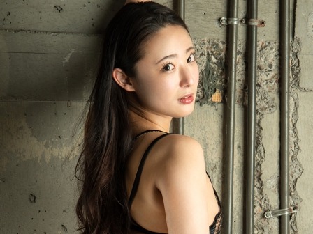 【巨尻美女の杭打ちセックス】『お尻で感じるの…♡』美尻自慢の美女が高速フェラで挑発！美尻を揺らしながら激ピストンで快感を貪るエロすぎる騎乗位！