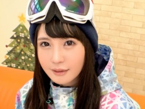 【正統派美少女スノボコス】「精子欲しいですぅ！」裸にスノボウエア1枚を脱がして犯しイカされまくるみかちゃんのドエロ姿！